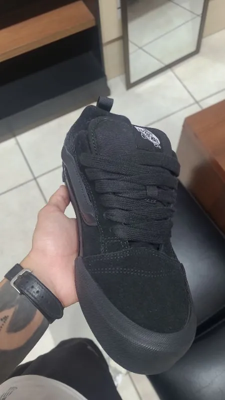 Vans knu Black